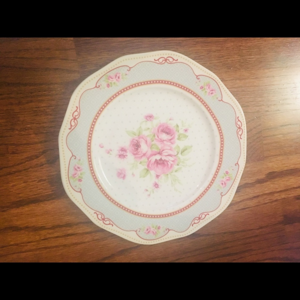 2 NW SHABBY CHIC STYLE SALAD PLATES